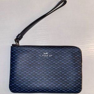 (NWT) - Coach Corner Zip Wristlet